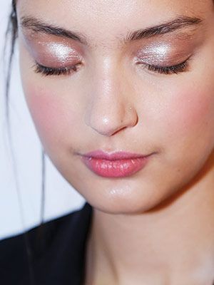 Makeup Tips How To Pull Off Bold Blush Her Style Code