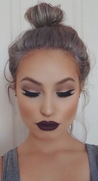 dark lipstick makeup