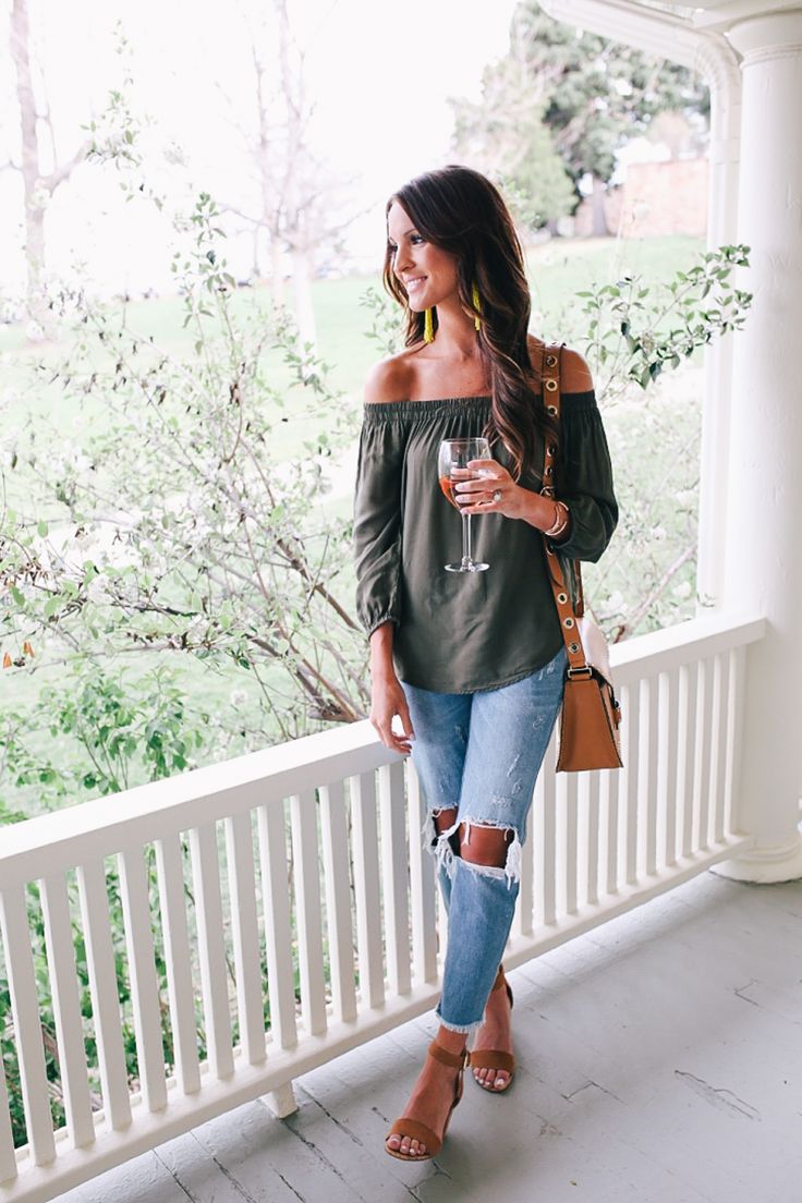 25 Flirty Outfits To Wear This Spring 2023 - Outfit Ideas for Women
