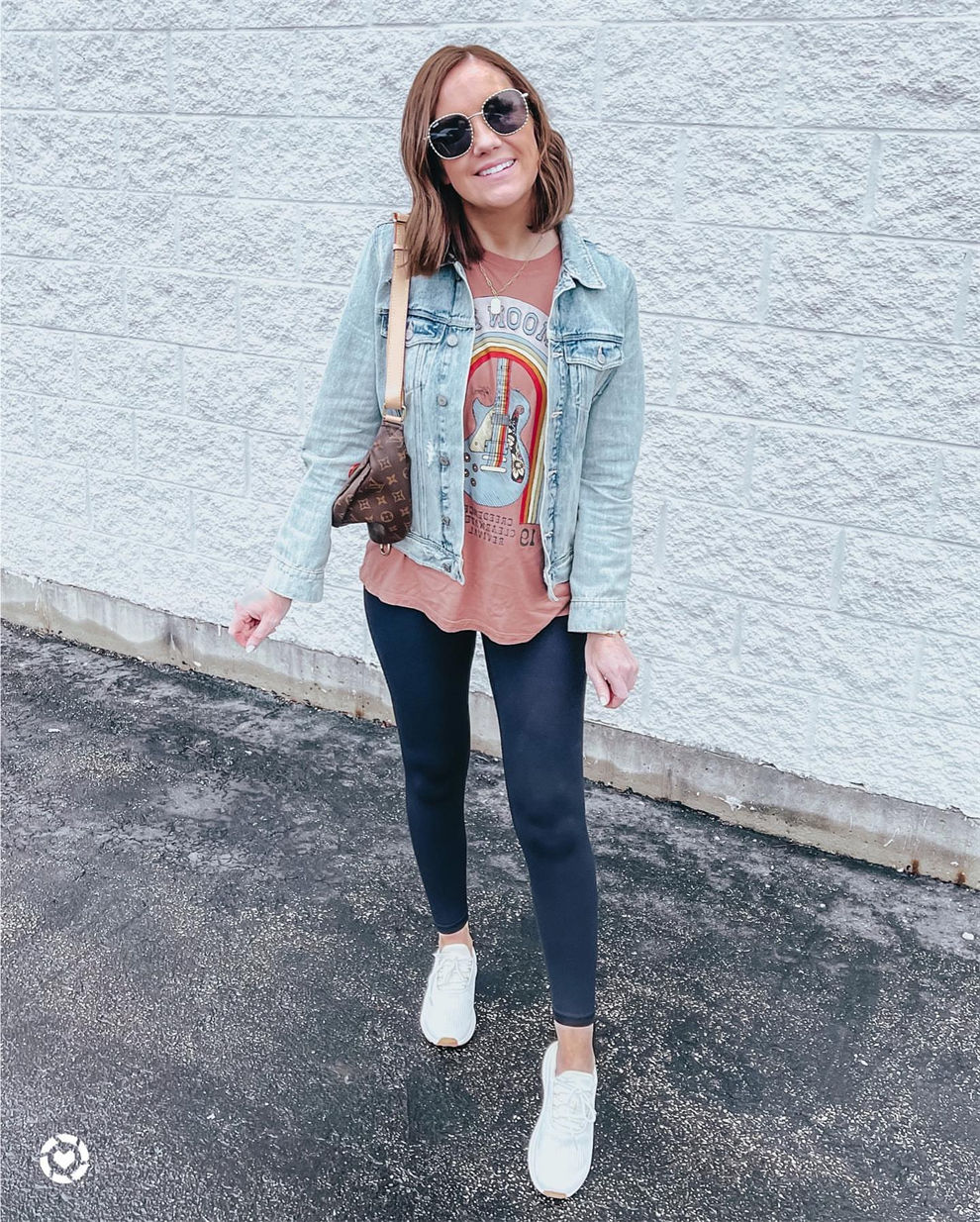 How to Wear Graphic Tees: 70+ Graphic Tee Outfits - Her Style Code