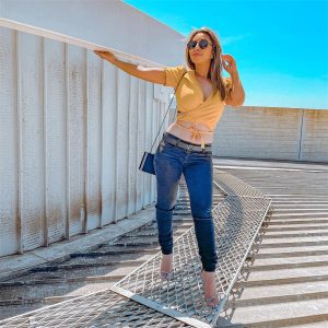 How to Style Low Rise Jeans: 50 Low Rise Jeans Outfit Ideas - Her Style ...