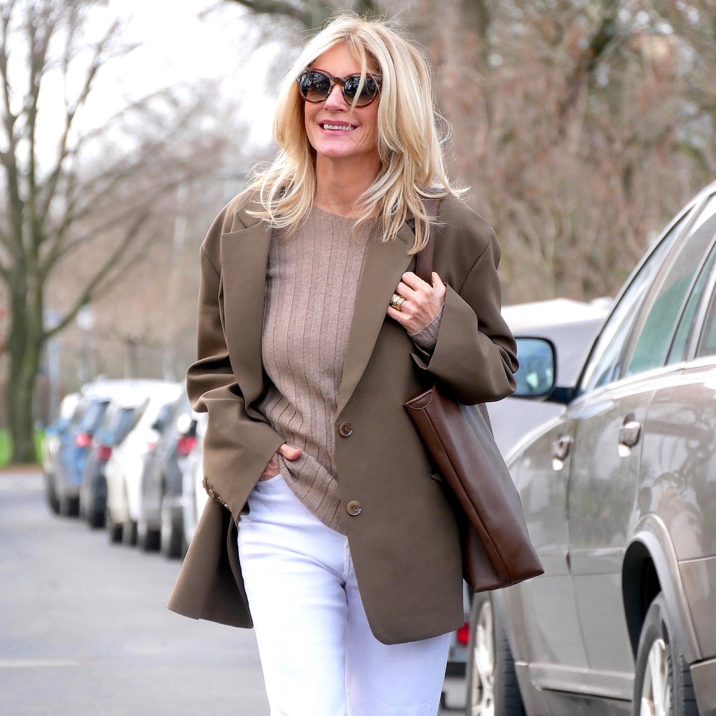 41 Stylish Outfit Ideas for Women Over 50 - Her Style Code