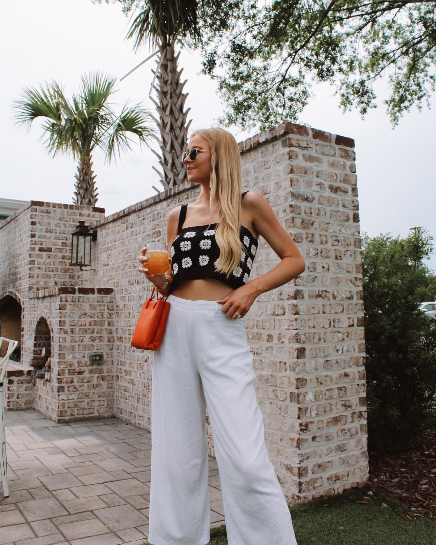 How to Style Beach Pants: 16 Trendy Beach Outfit Ideas for Summer - Her ...