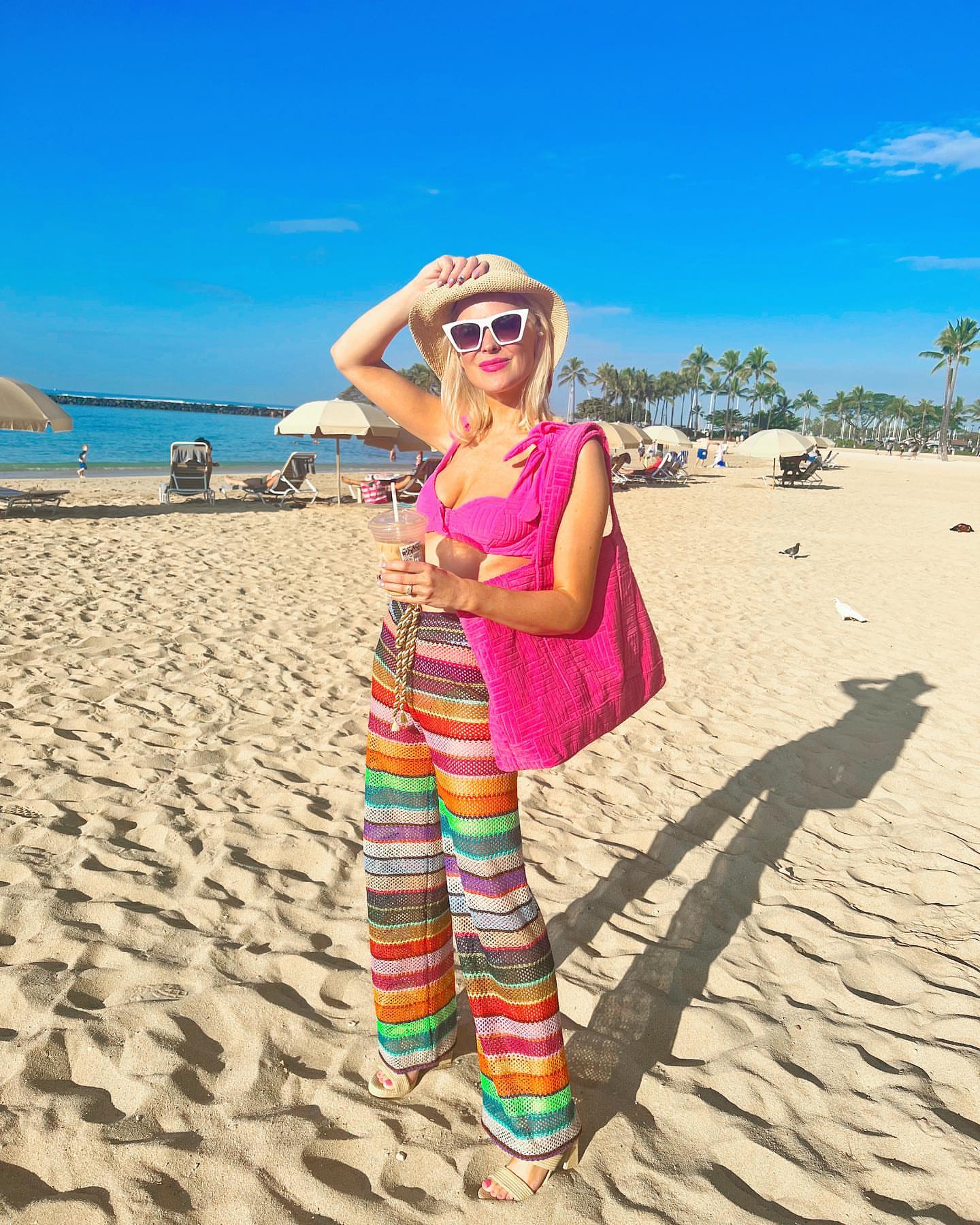 How to Style Beach Pants: 16 Trendy Beach Outfit Ideas for Summer - Her ...