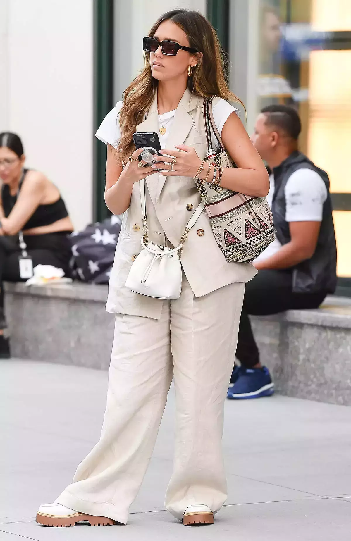 Jessica Alba Streetstyle