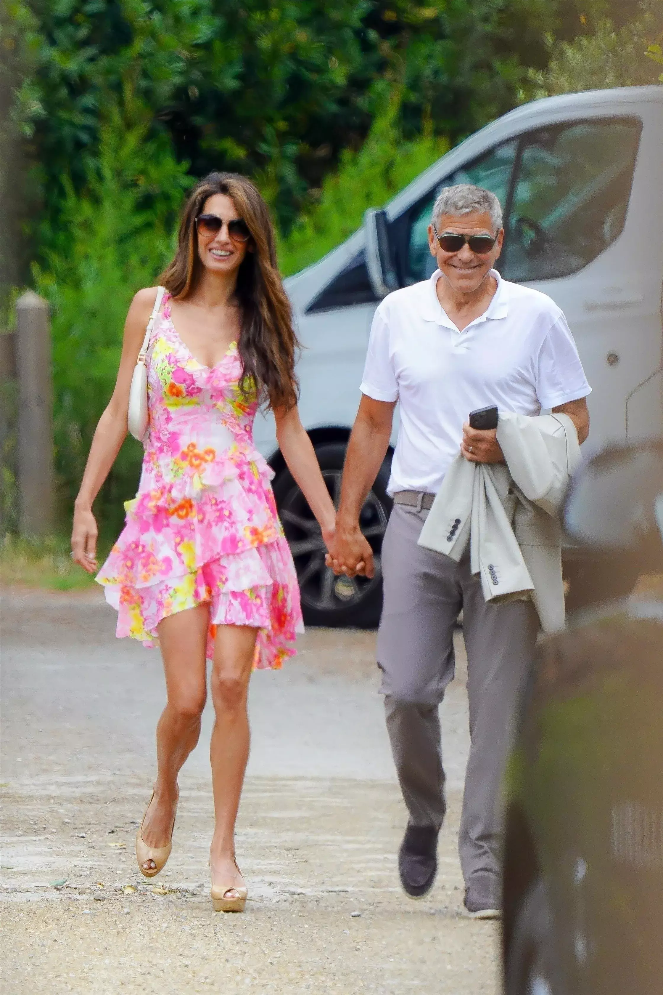 Amal Clooneys Stunning Summer Style In Saint Tropez