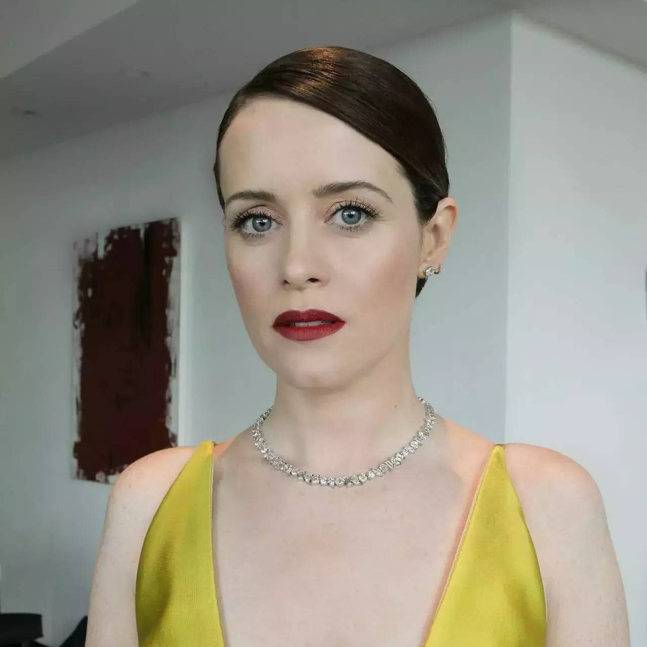 20 Claire Foy's Hairstyles and Haircuts - Her Style Code