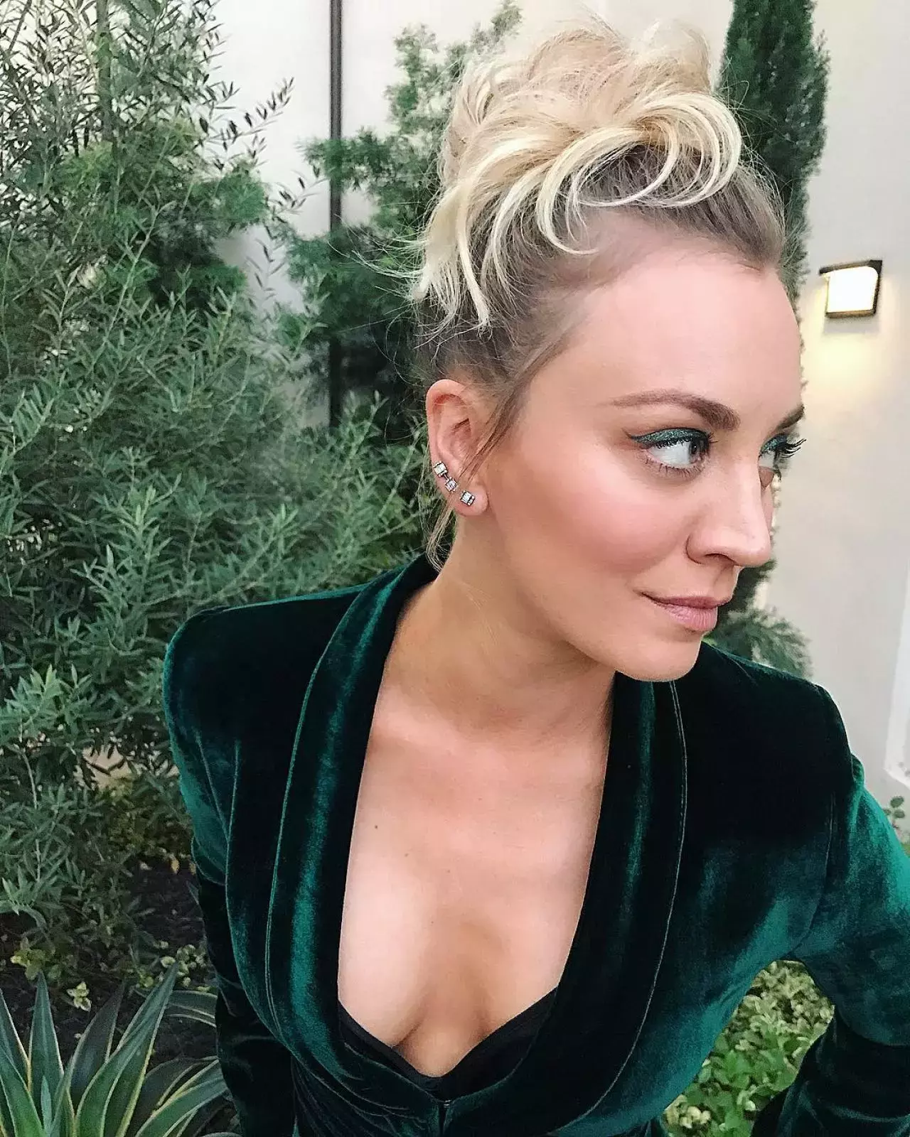 Kaley Cuoco Personal Pics