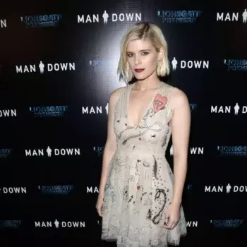 Kate Mara Man Down Premiere At Arclight Hollywood In Los Angeles