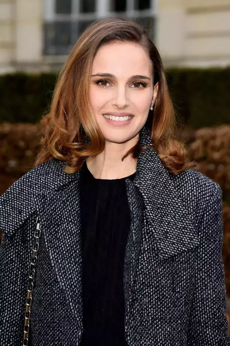 Natalie Portman Christian Dior Fashion Show In Paris January_1