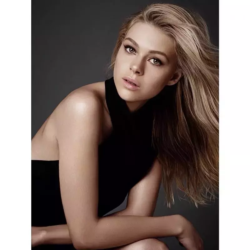 Nicola Peltz Instagram Hot Photoshoot_1