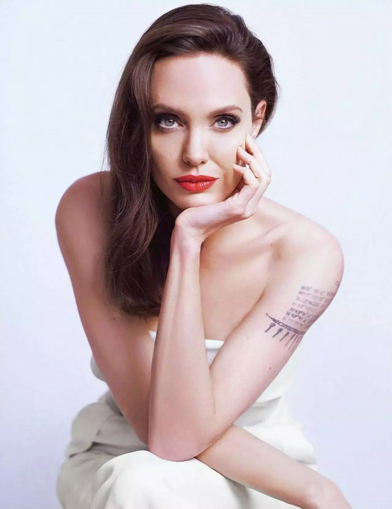 Angelina Jolie Photoshoot For Mon Guerlain