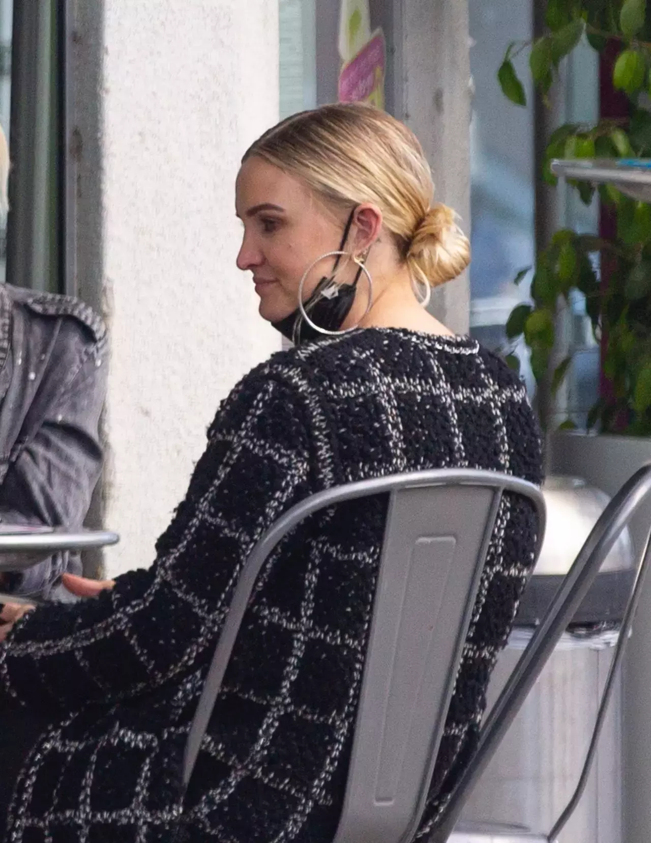 Ashlee Simpson At Munchies In Studio City