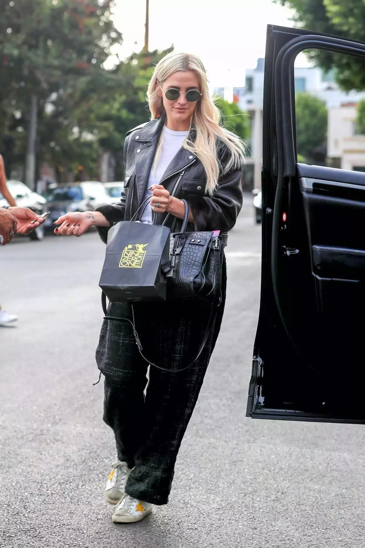 Ashlee Simpson Looks Stylish Nine Zero One Salon In La