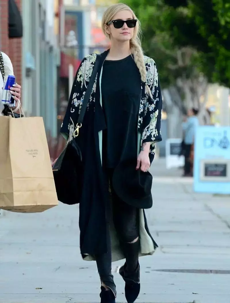 Ashlee Simpson Street Style Shopping In Hollywood March_1