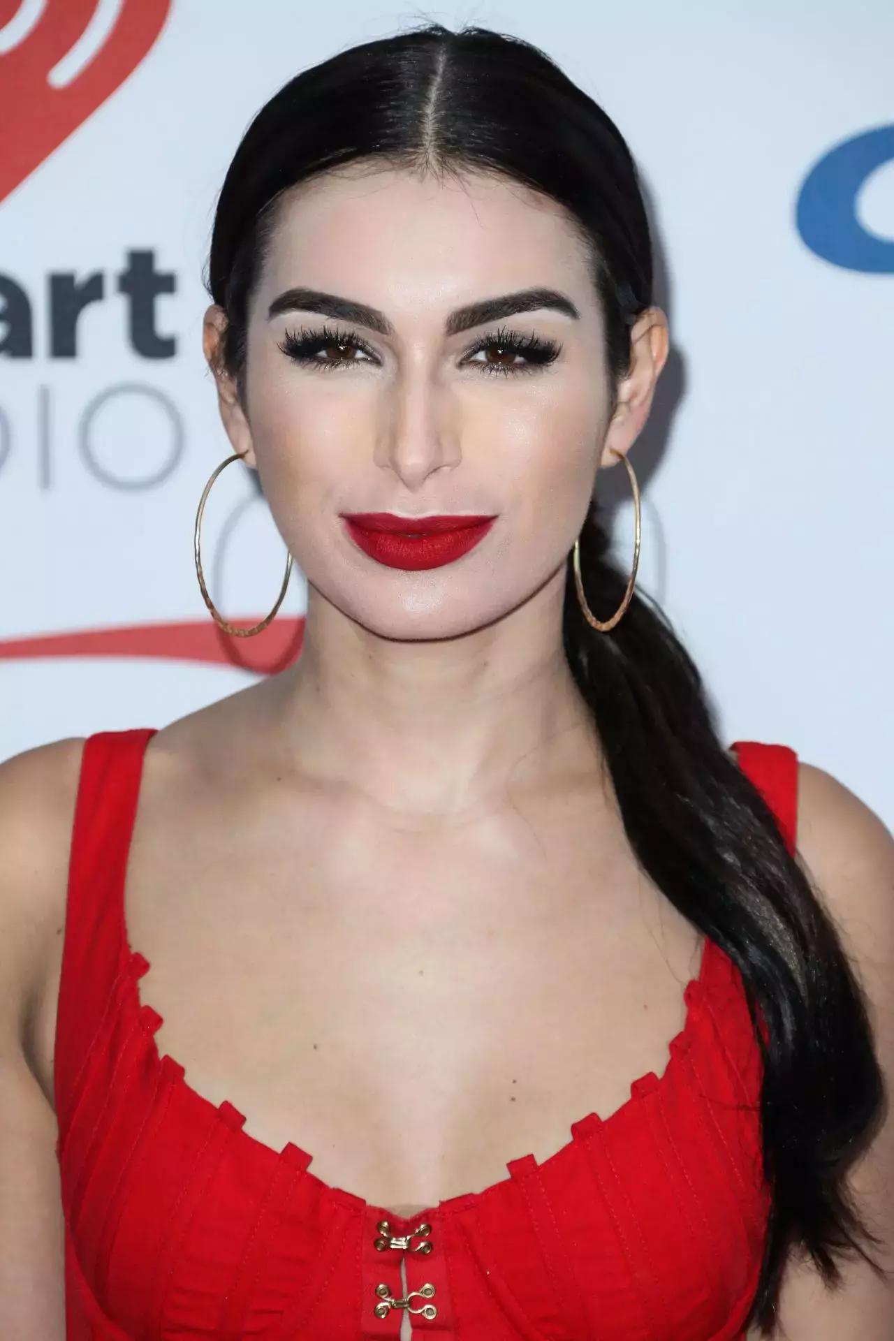 Ashley Iaconetti Jingle Ball In Inglewood