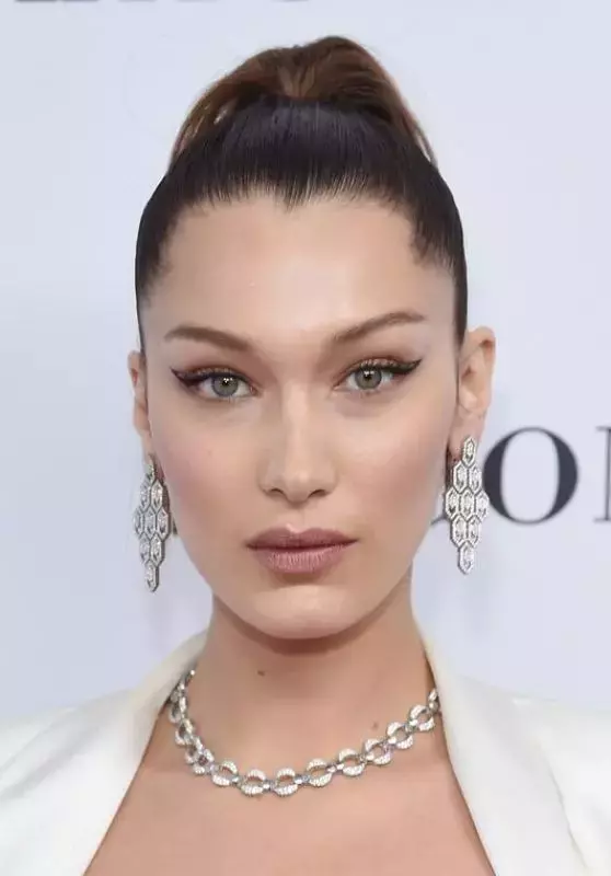 Bella Hadid Glamour Women Of The Year In New York City_thumbnail