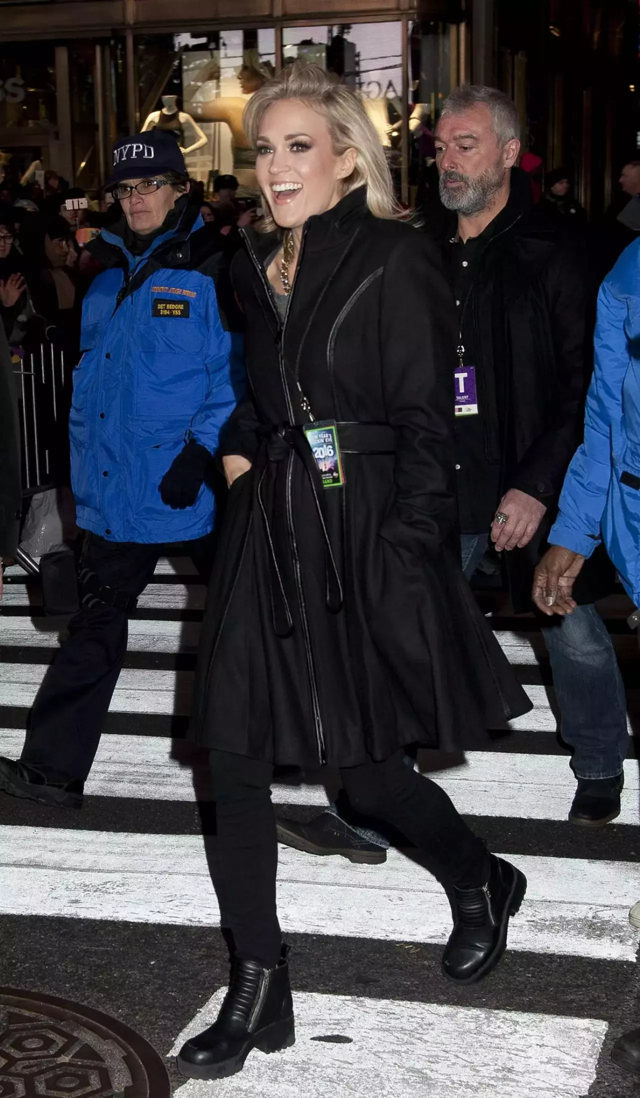 Carrie Underwood Times Square In Nyc