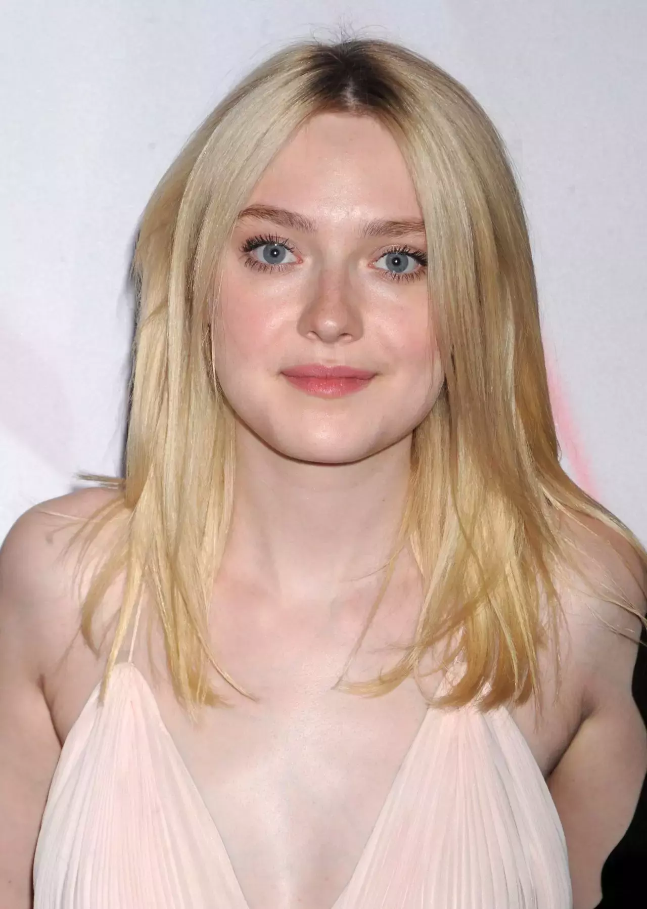 Dakota Fanning At Americans For The Arts Gala In New York_1