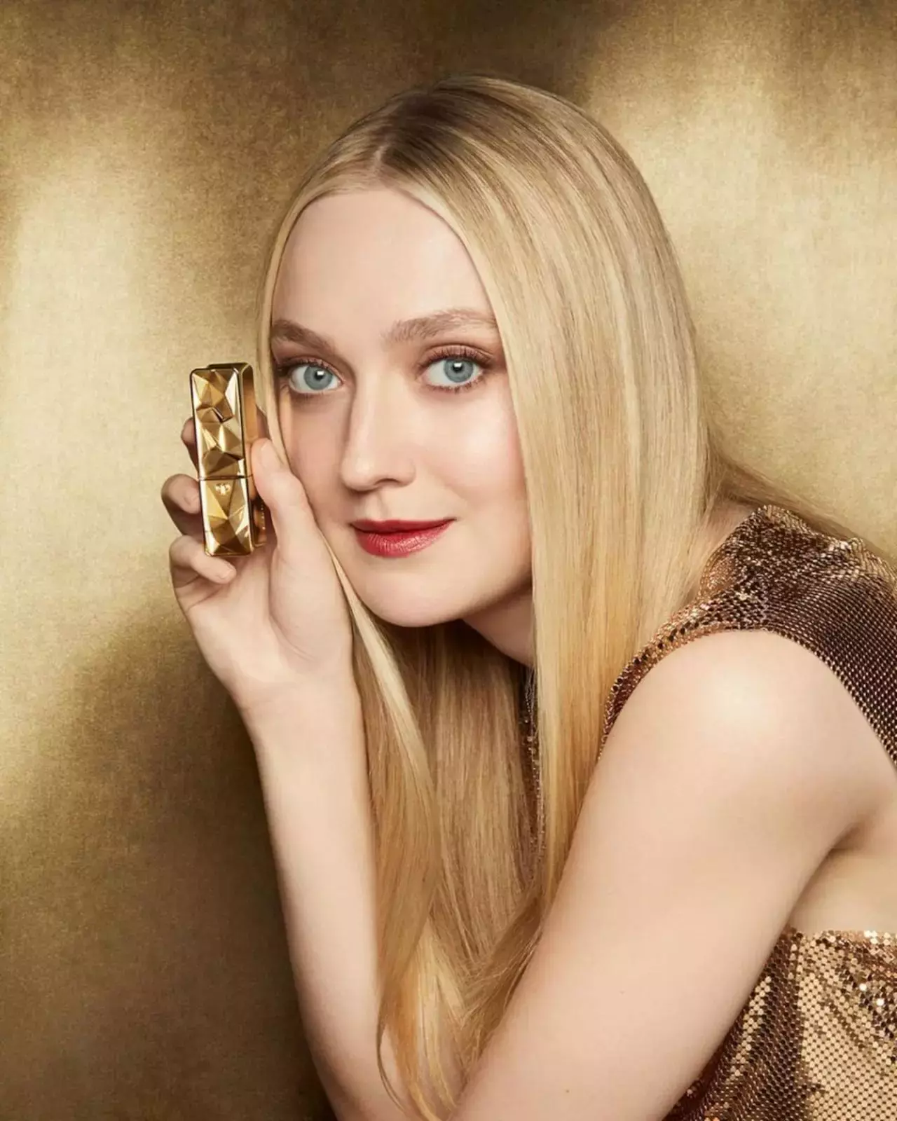 Dakota Fanning Cle De Peau Beaute The Precious Lipstick Campaign