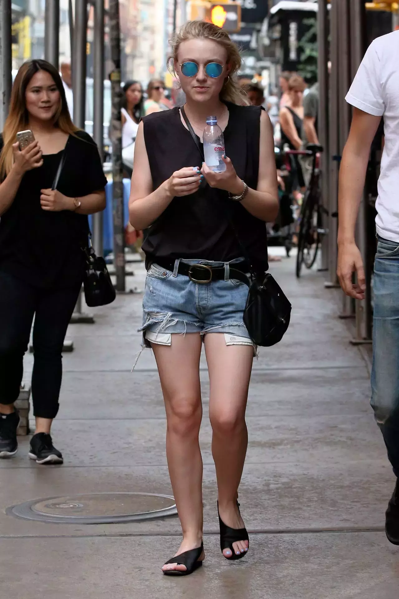 Dakota Fanning Leggy In Shorts Out In New York City August_1