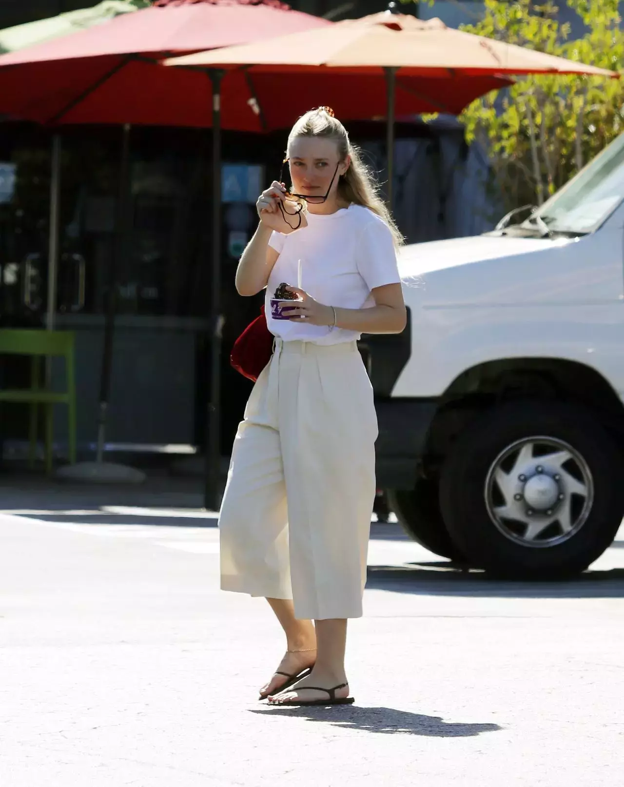 Dakota Fanning Shopping In Los Angeles