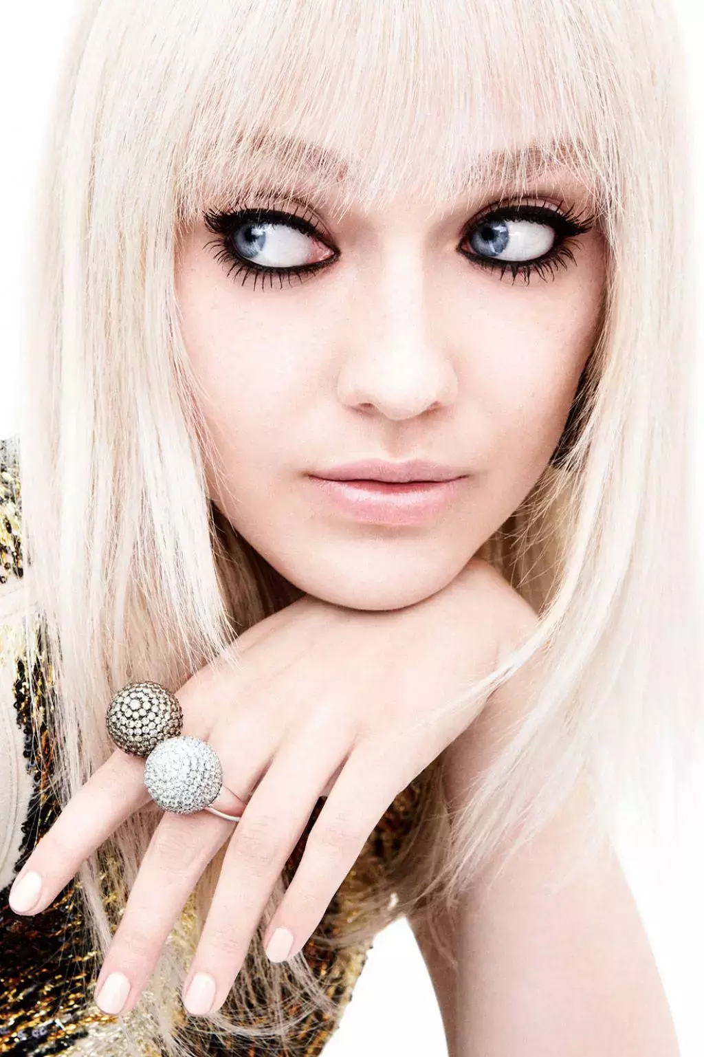 Dakota Fanning Town Country Magazine Photoshoot August_1