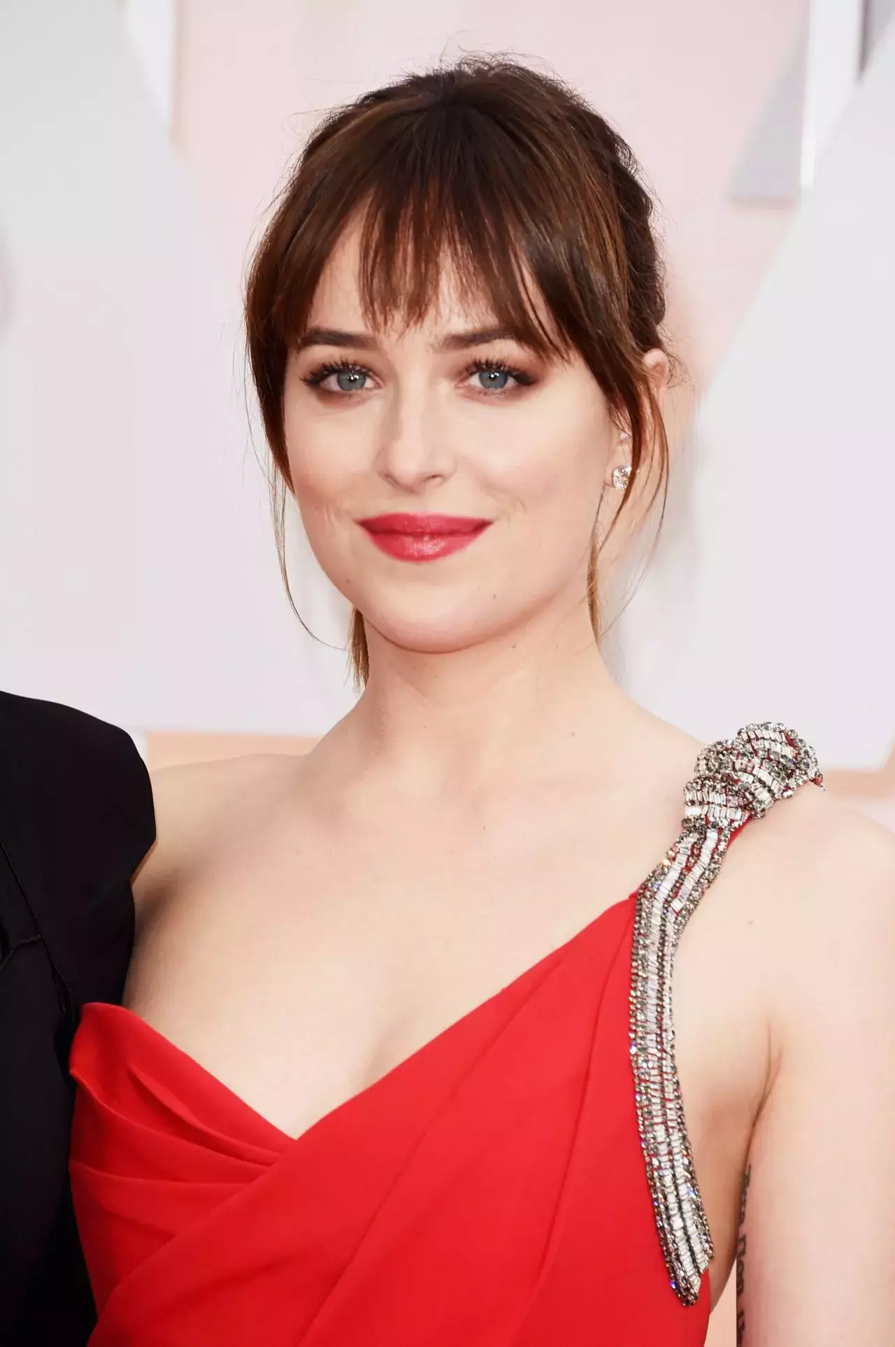 Dakota Johnson Oscars Red Carpet In Hollywood_1