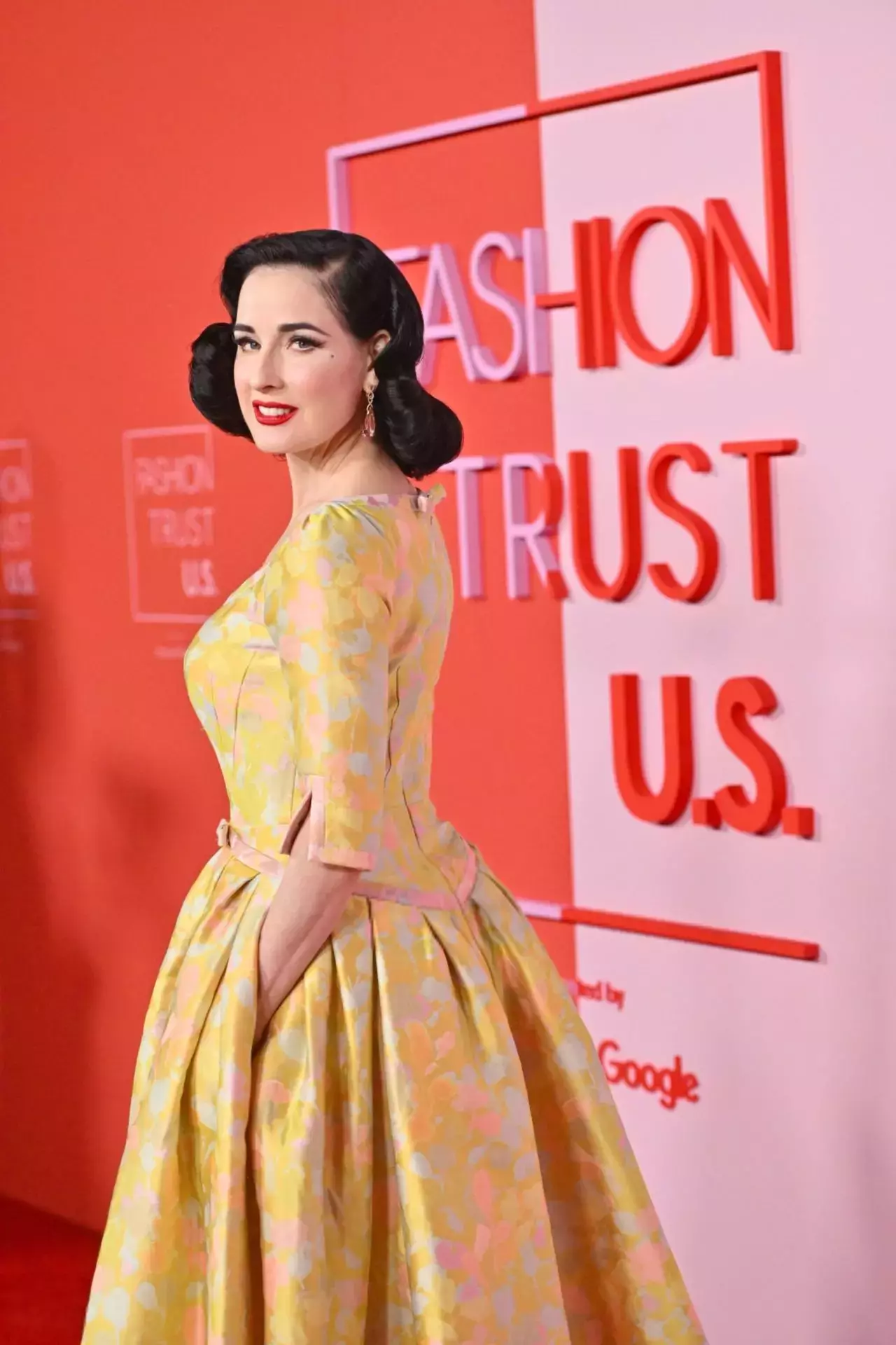 Dita Von Teese At The Fashion Trust U S Awards In Beverly Hills