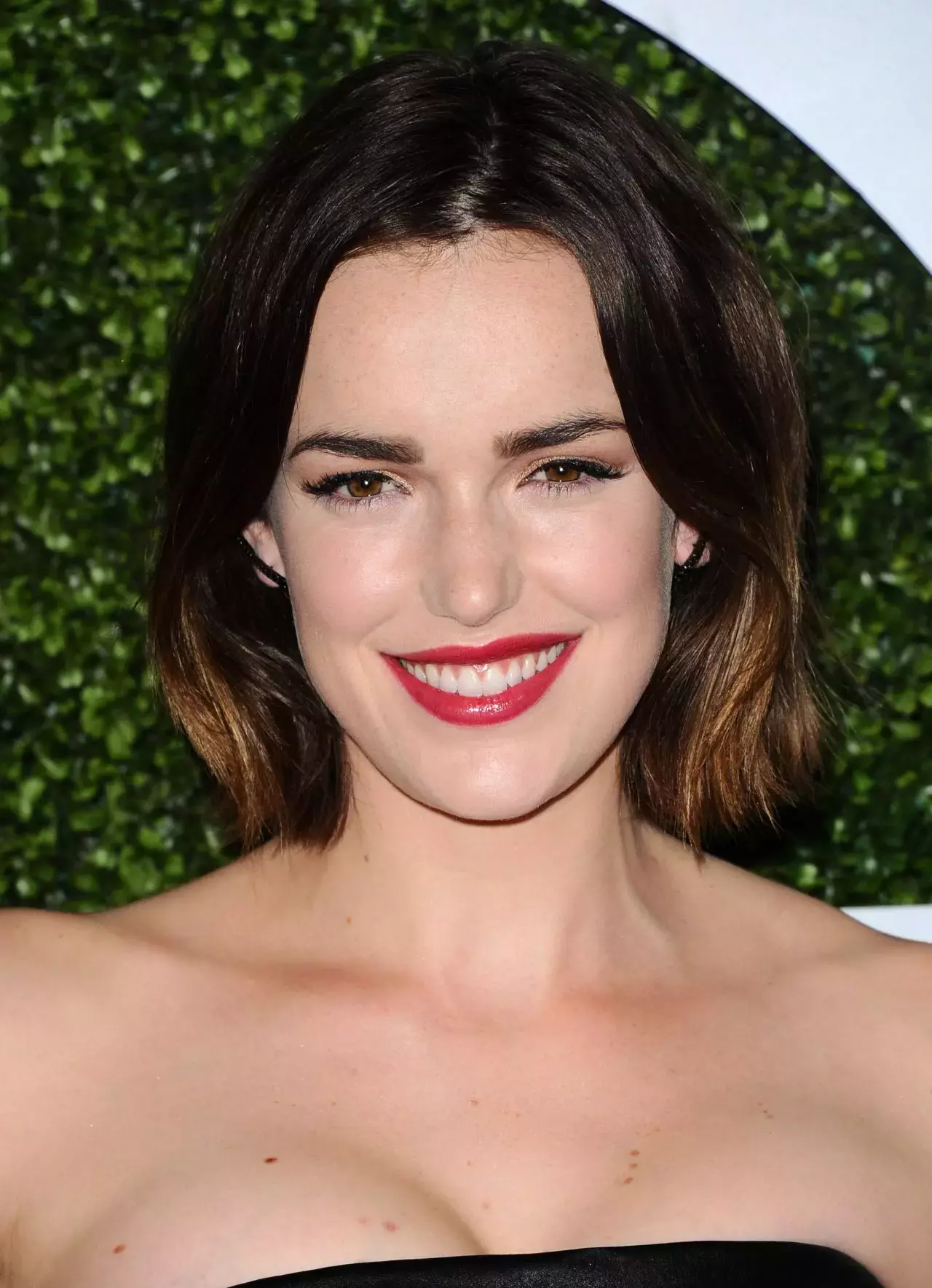 Elizabeth Henstridge Gq Men Of The Year Party In Los Angeles_1