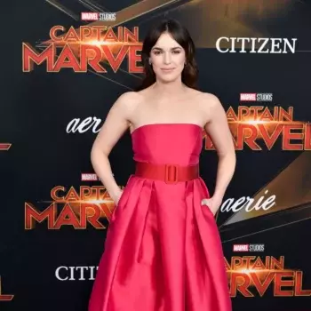 Elizabeth Henstridge Captain Marvel Premiere In Hollywood