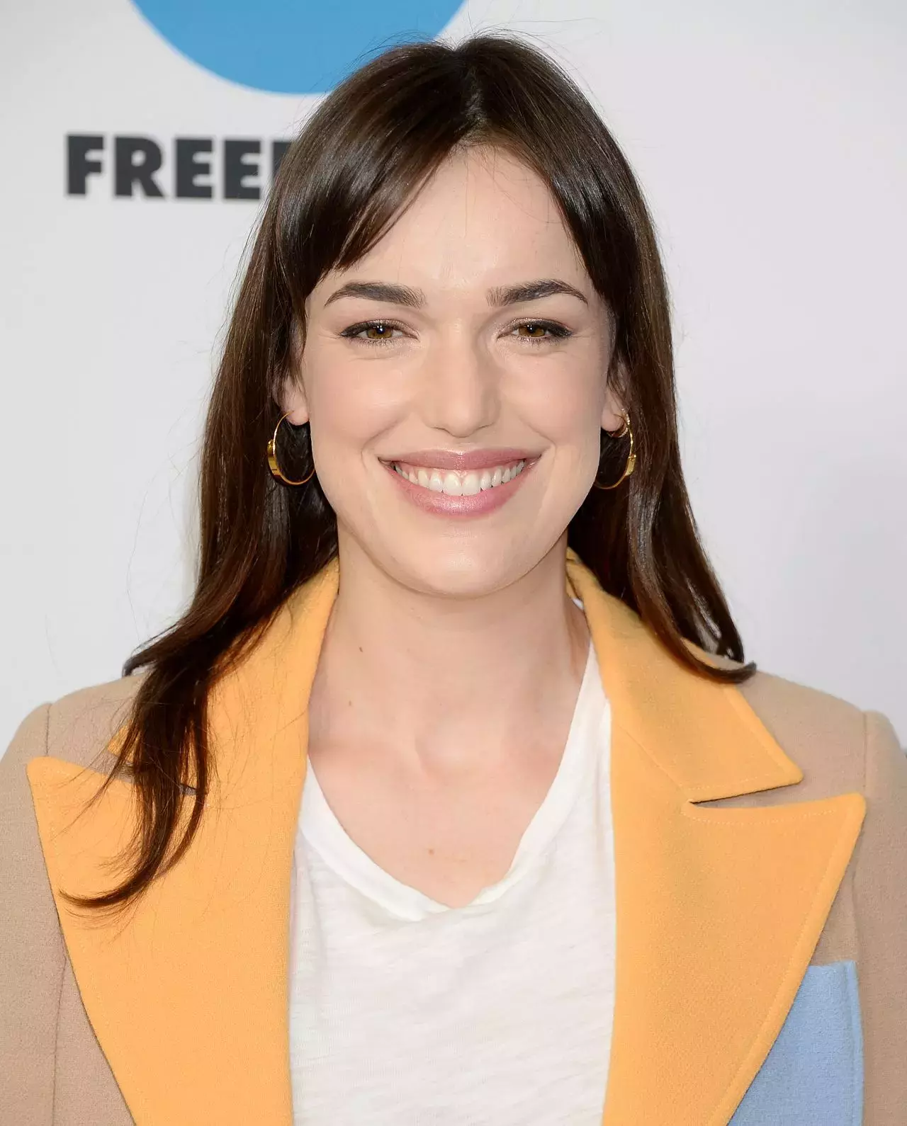 Elizabeth Henstridge Tca Winter Press Tour In La