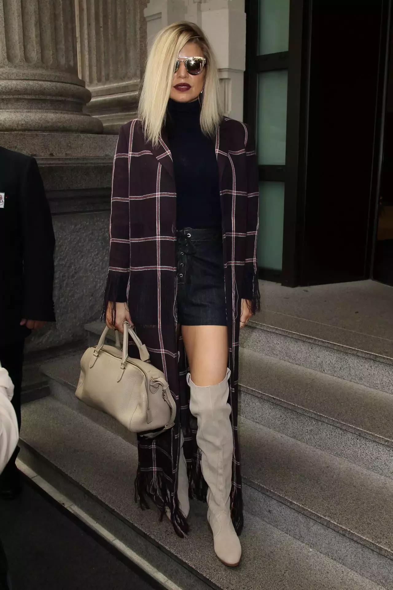 Fergie Classy Fashion Leaves Her Hotel In Milan Italy