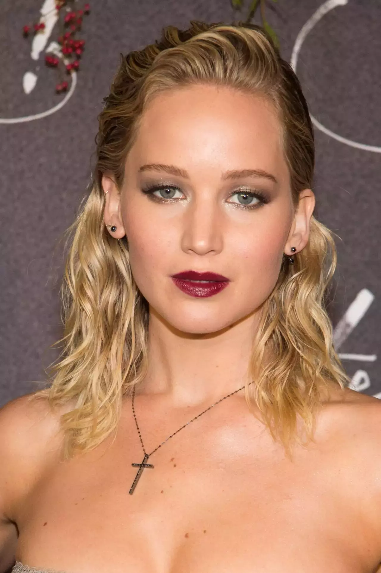 Jennifer Lawrence Mother Premiere In Paris