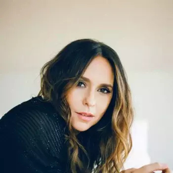 Jennifer Love Hewitt Elle Magazine October