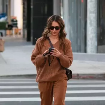 Jessica Alba Street Style