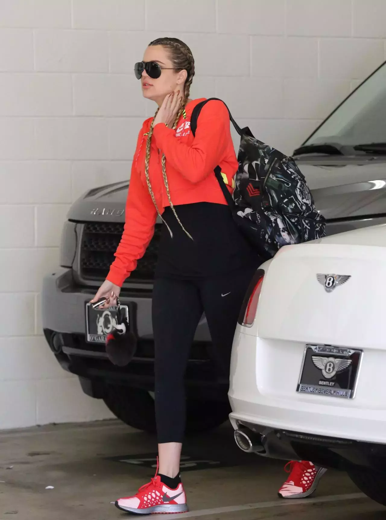 Khloe Kardashian Gym Style Beverly Hills April_1