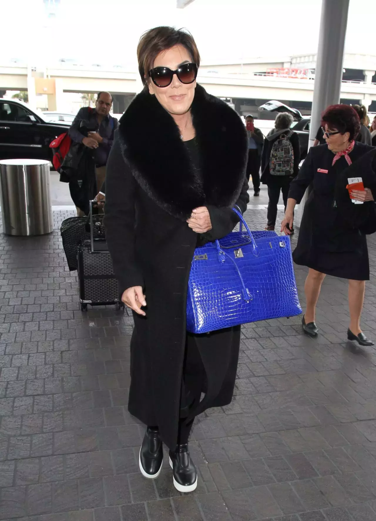 Kris Jenner Is Ecstatic As She Catches A Flight To Paris At Lax In Los Angeles