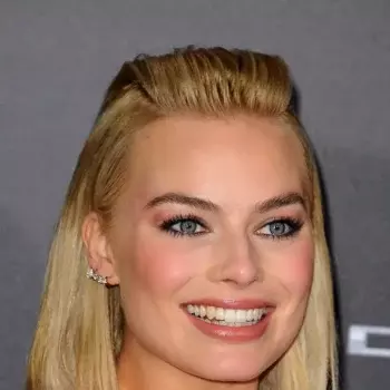 Margot Robbie Focus Movie Premiere In Los Angeles_1