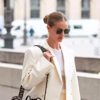 Rosie Huntington Whiteley On The Place Vendome In Paris