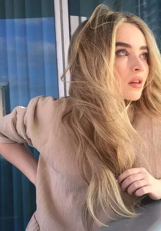 Sabrina Carpenter Personal Pics_thumbnail