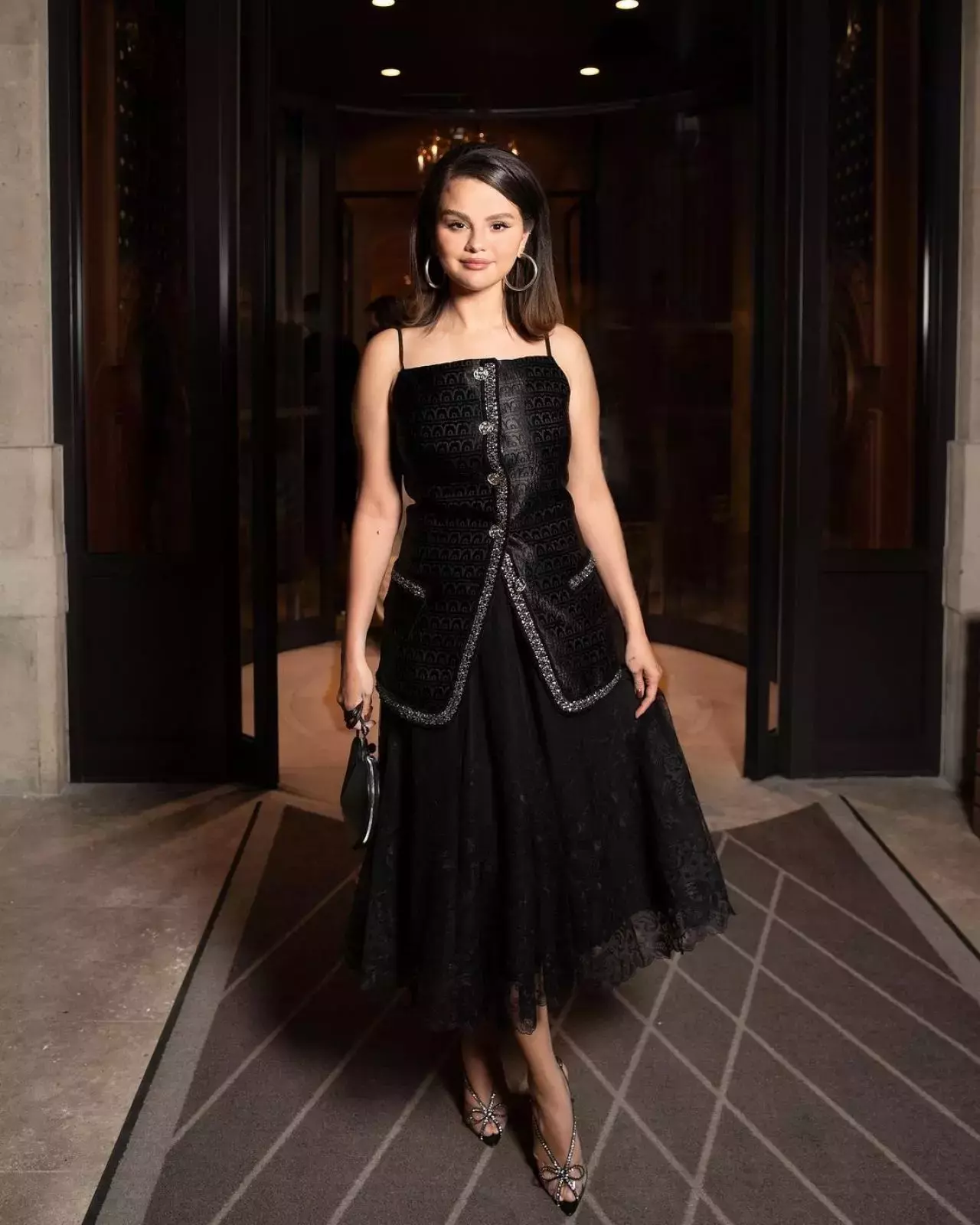 Selena Gomez Hotel De Crillon A Rosewood Hotel In Paris