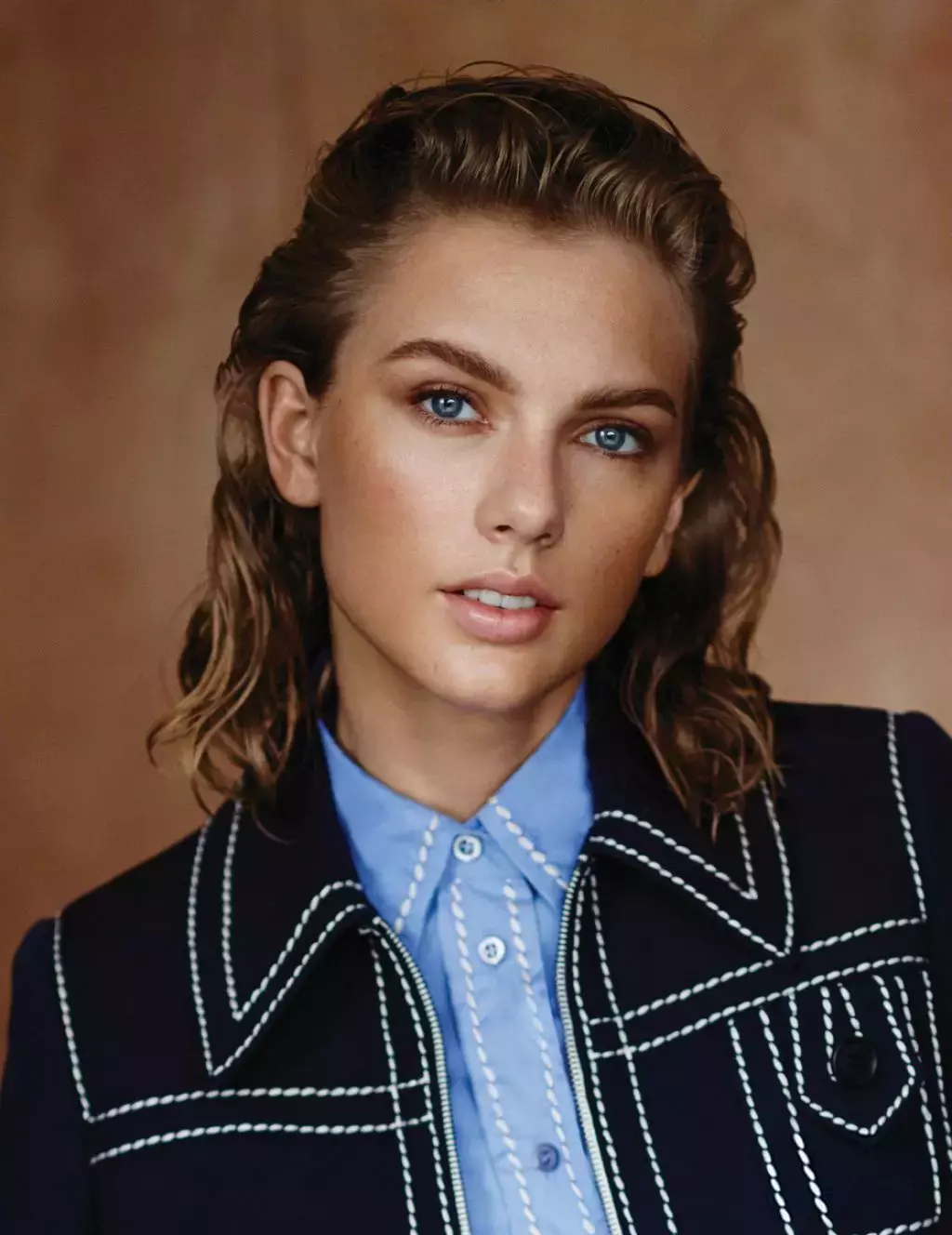 Taylor Swift Photoshoot For Wonderland Magazine November December_1