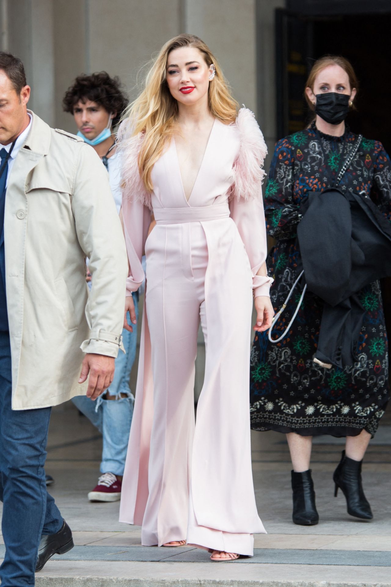 Amber Heard Leaving L Oreal Show At Paris Fashion Week