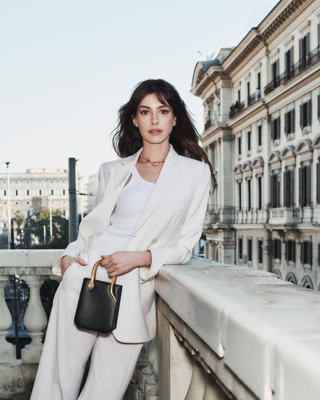 Anne Hathaway Bulgari Fall Winter