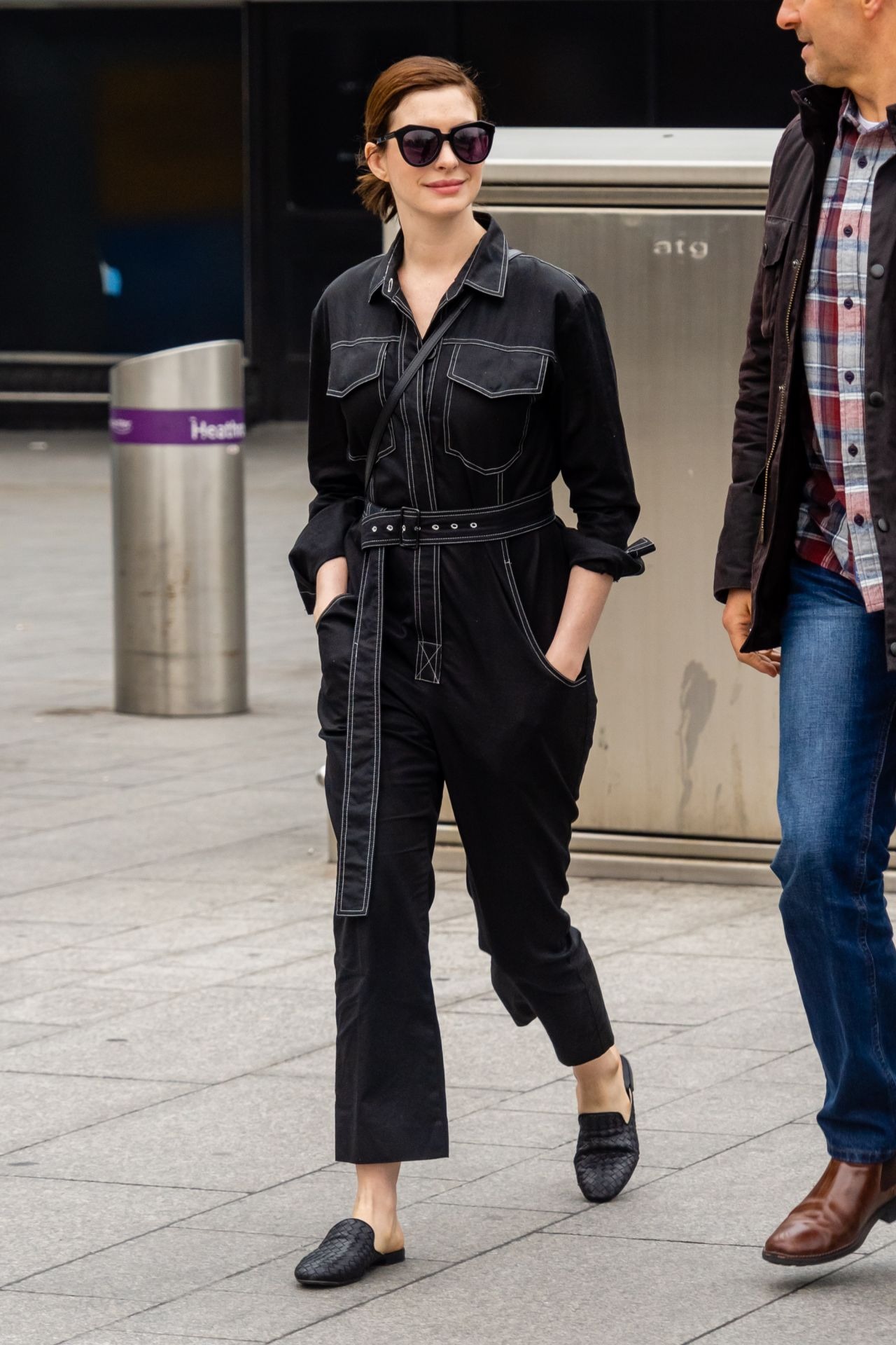 Anne Hathaway Cute Style Heathrow Airport In London