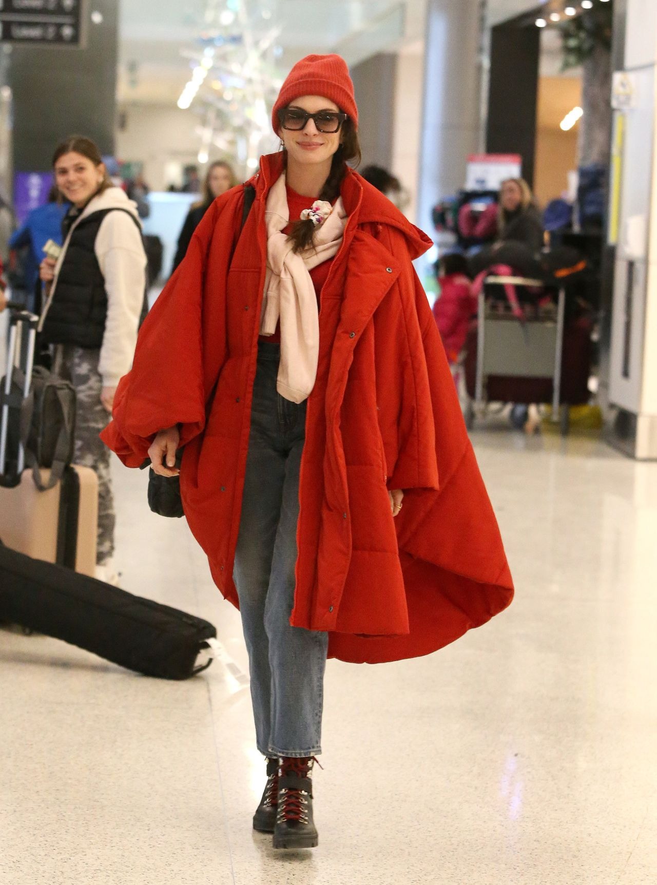 Anne Hathaway Departing Out Of Salt Lake City