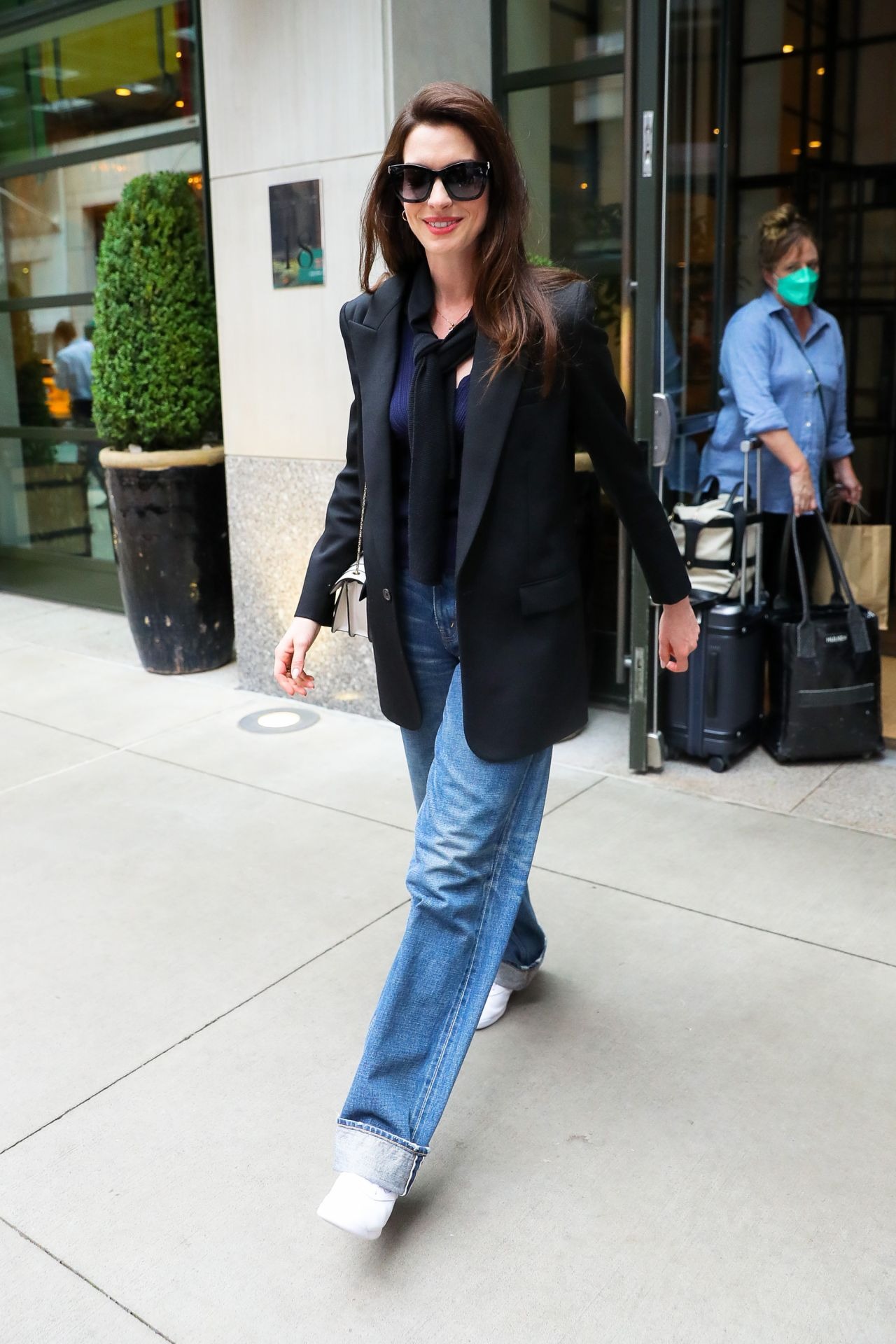 Anne Hathaway Leaving Her Hotel In New York