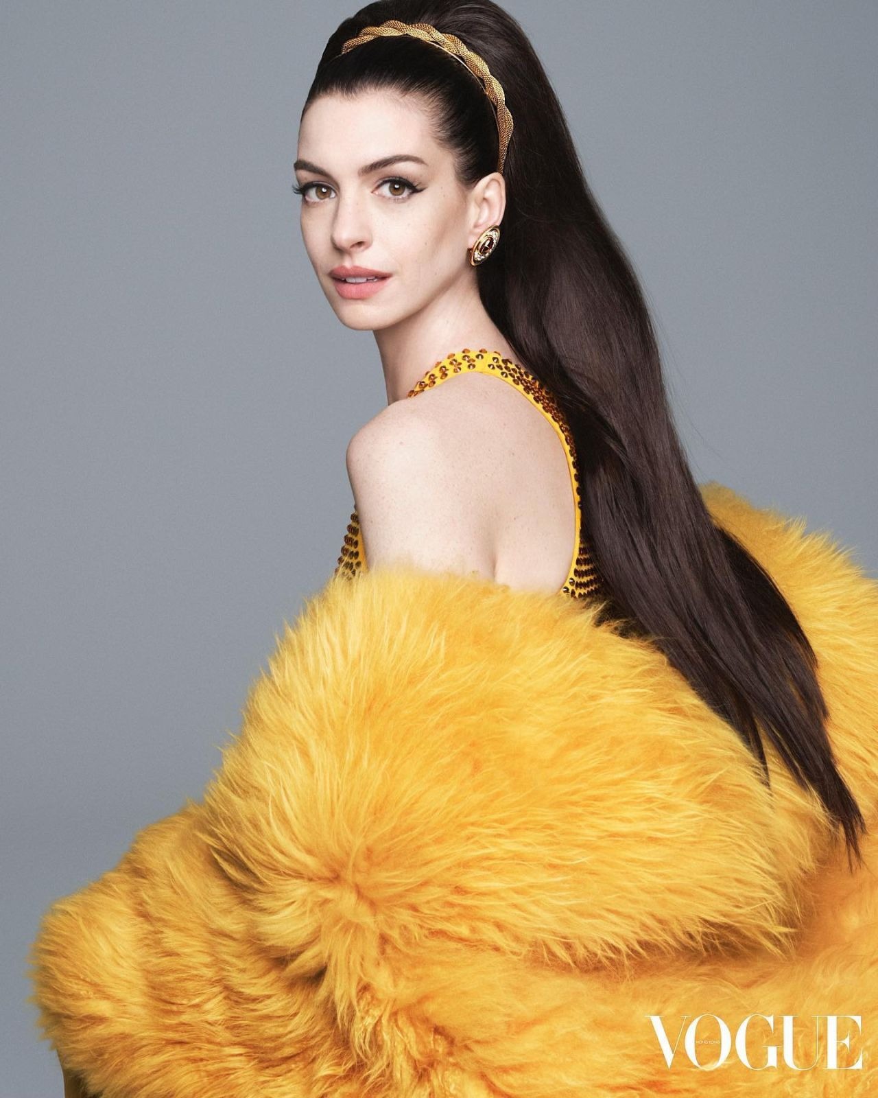 Anne Hathaway Outfit Vogue November Ii