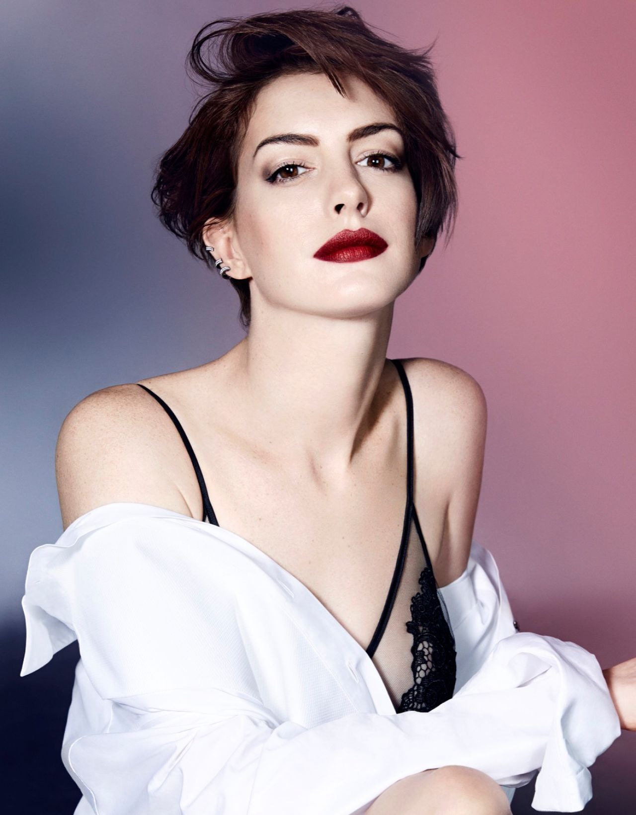 Anne Hathaway Photoshoot For Elle Magazine Uk November Issue_1